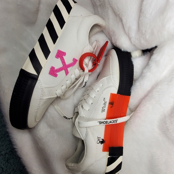 Off-White Womens Vulcanized Sneaker 'White Black Fuchsia - Picture 3 of 11